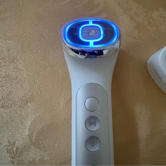 Medicube Ussera Deep Shot device - Picture 4 of 4